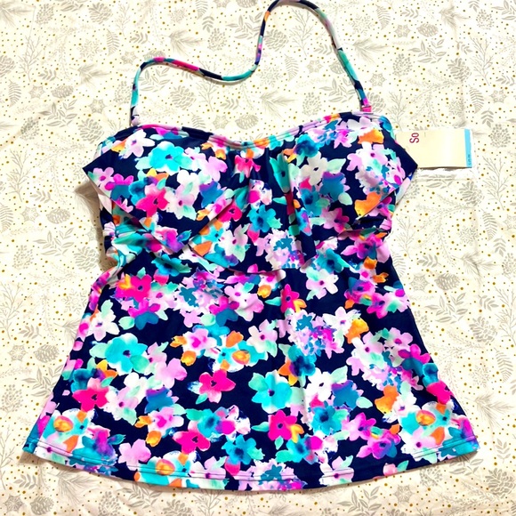 So tankini Kohl’s (top only) - Picture 1 of 3